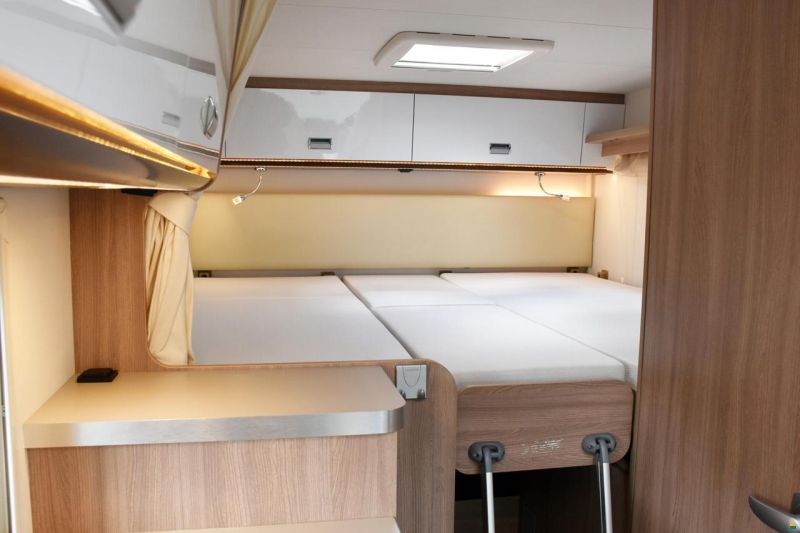 Laika KOSMO COMPACT V9 2.2 MJ140