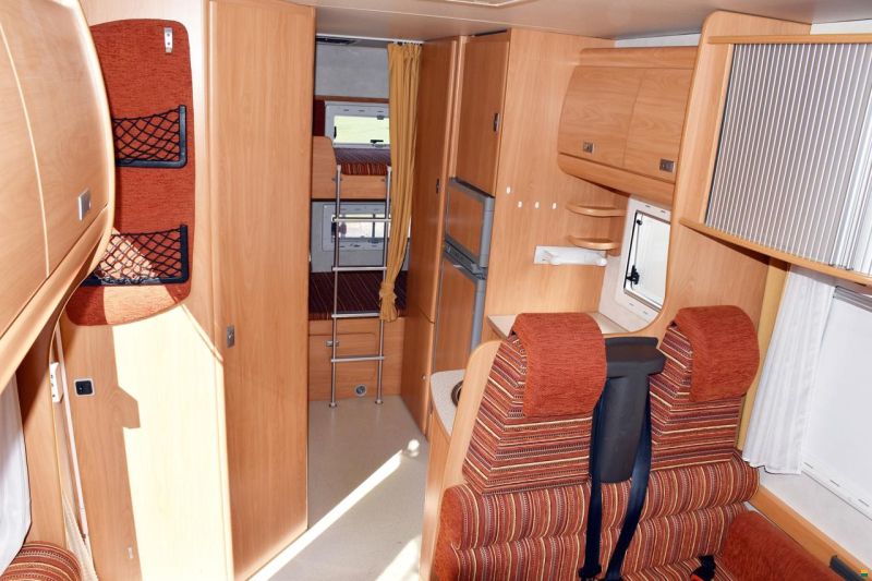 Challenger 163 2.8 JTD DIESEL ALKOVEN