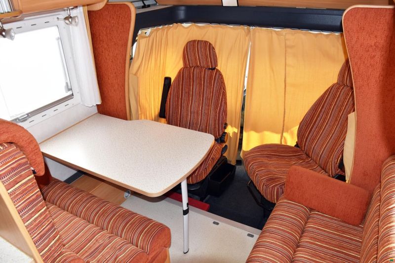 Challenger 163 2.8 JTD DIESEL ALKOVEN