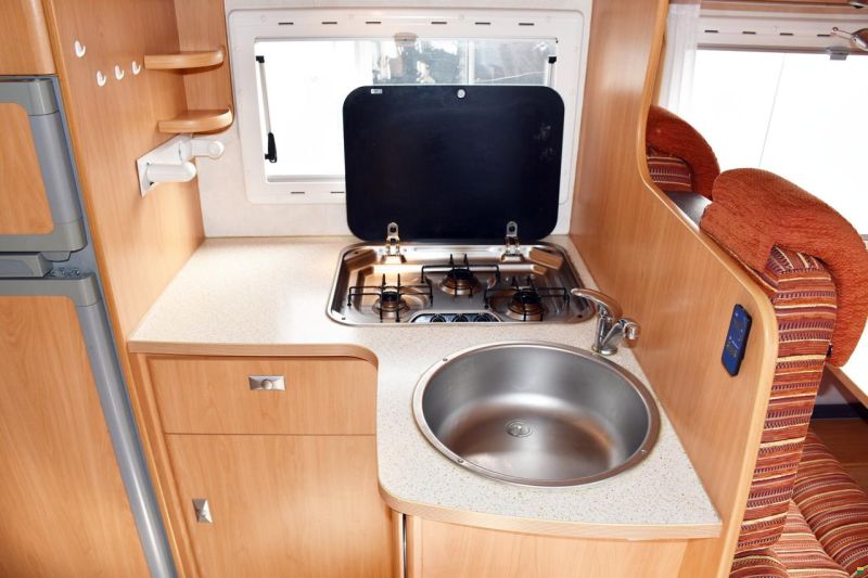 Challenger 163 2.8 JTD DIESEL ALKOVEN