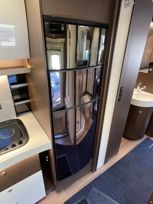 Concorde Carver 890 RRL