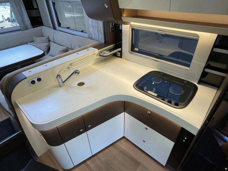 Concorde Carver 890 RRL