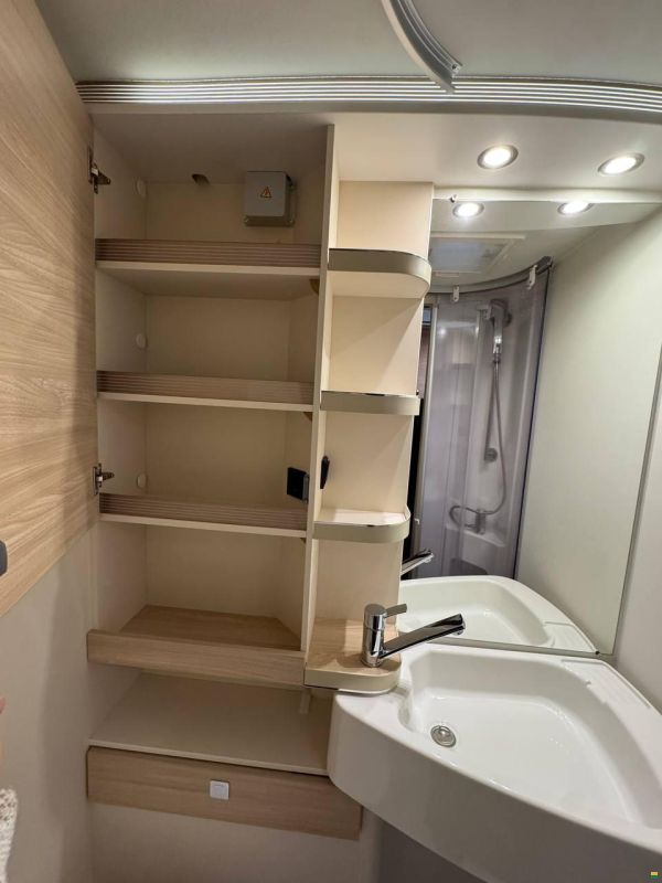 Eura Mobil Activa One 690 HB