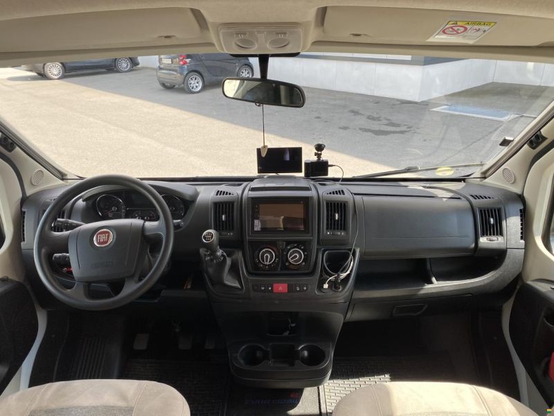 Eura Mobil Activa One 690 HB