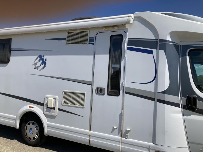 Knaus Sky TI 700 MEG