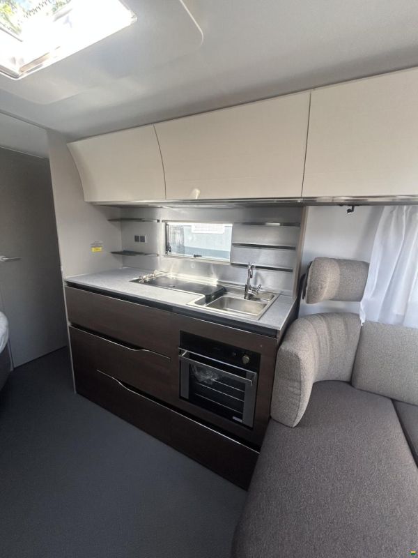 Adria Alpina 583 LP