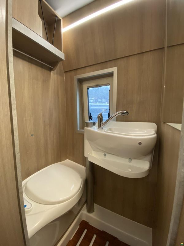 Robeta Womondo Siren