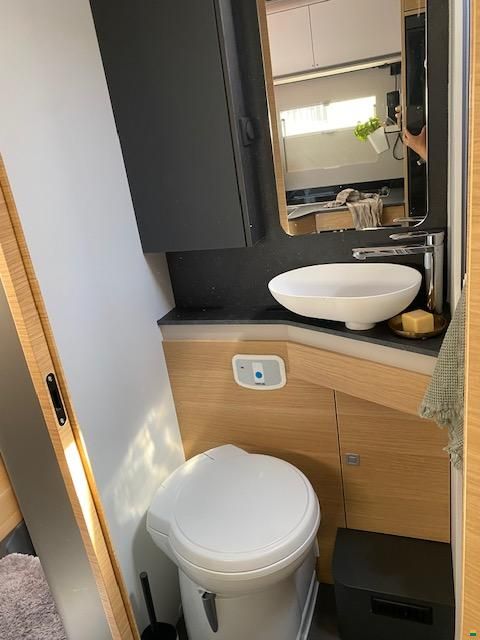 Adria Coral XL660 SL