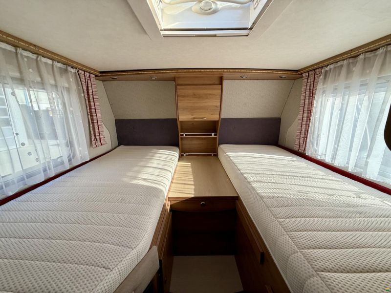 Bürstner Travel T620 - Längsbetten