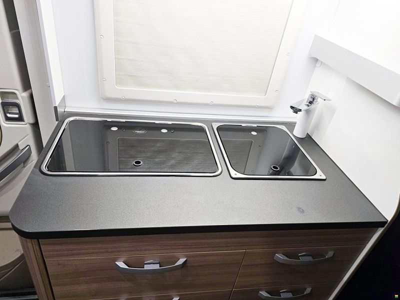 Adria MATRIX AXESS 600 SC 2.2 HDI