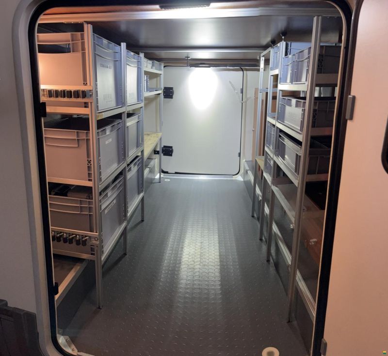 Adria Matrix M 680 SP