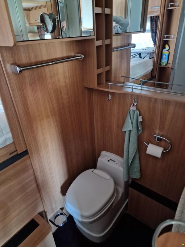 Niesmann-Bischoff Flair 7100i C