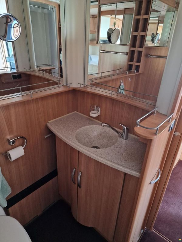 Niesmann-Bischoff Flair 7100i C