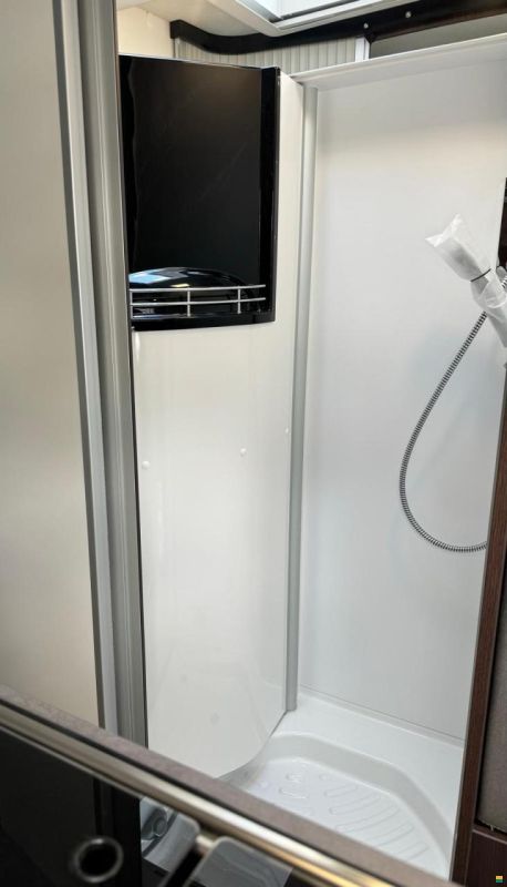 Pössl Summit 640 Prime *Längsbetten*