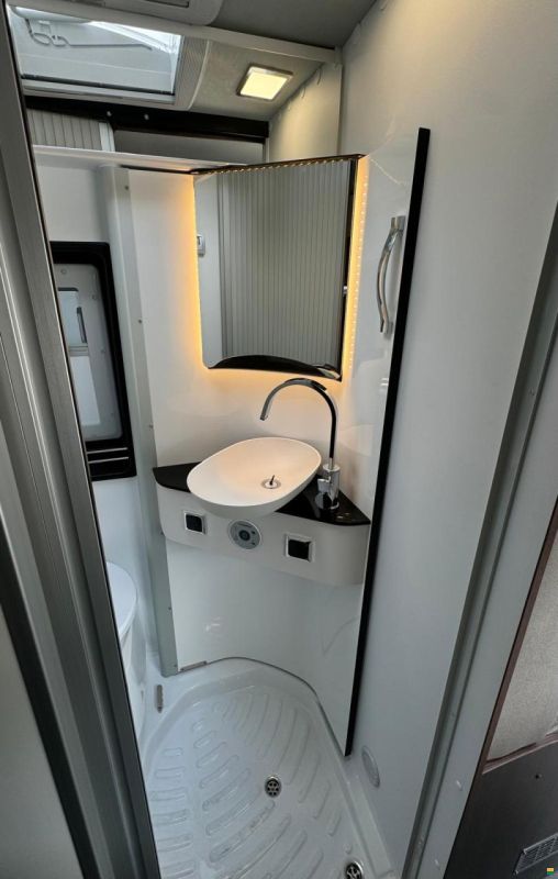 Pössl Summit 640 Prime *Längsbetten*