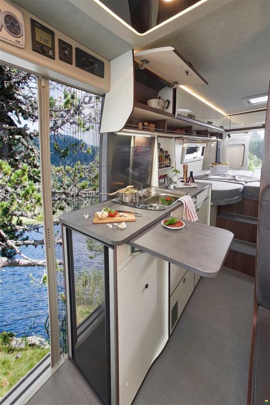 Pössl Summit 640 Prime *Längsbetten*