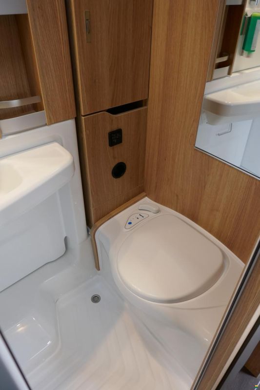 Knaus SKY TI 650 MEG