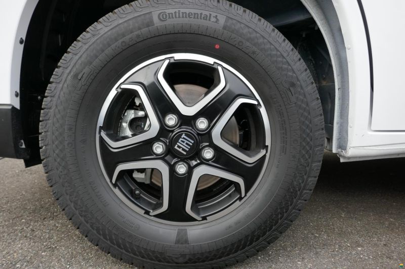 Knaus SKY TI 650 MEG