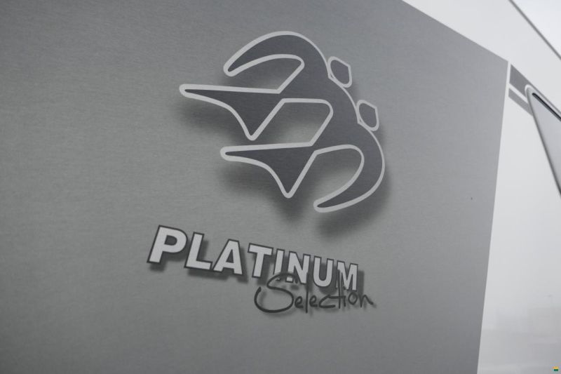 Knaus Live Wave 700 MEG Platinum Selection