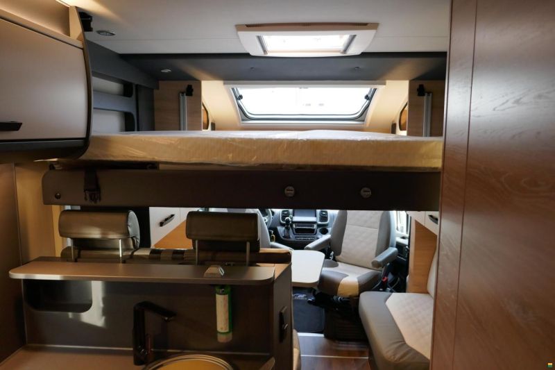 Knaus Live Wave 700 MEG Platinum Selection