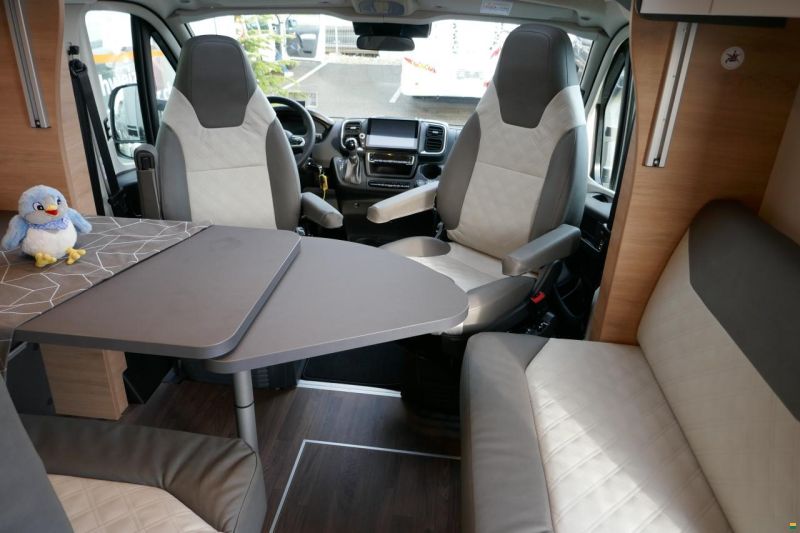 Knaus Live Wave 700 MEG Platinum Selection