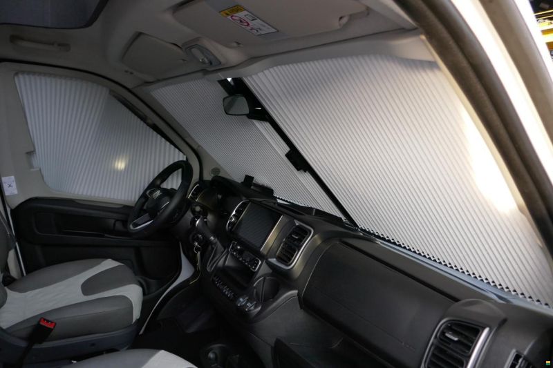 Knaus Live Wave 700 MEG Platinum Selection