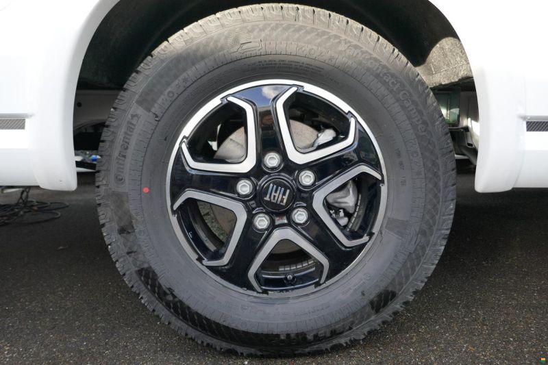 Knaus LIVE TI 650 MEG Platinum Selection