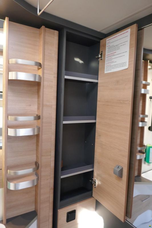 Knaus LIVE TI 650 MEG Platinum Selection