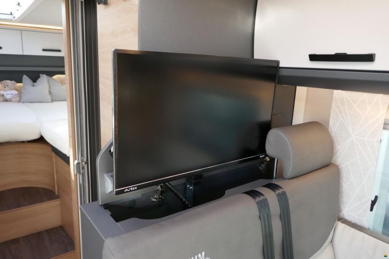 Knaus LIVE TI 650 MEG Platinum Selection