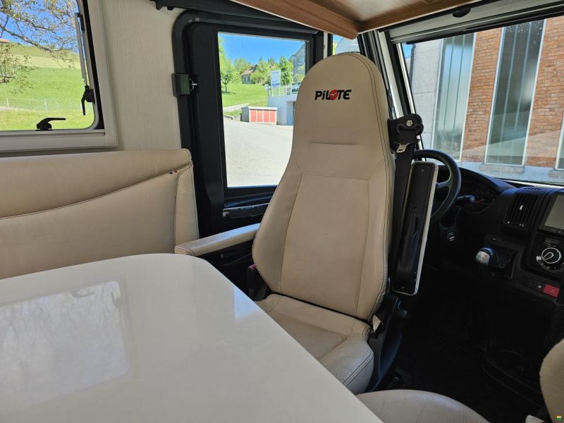 Pilote F740GJ Automat