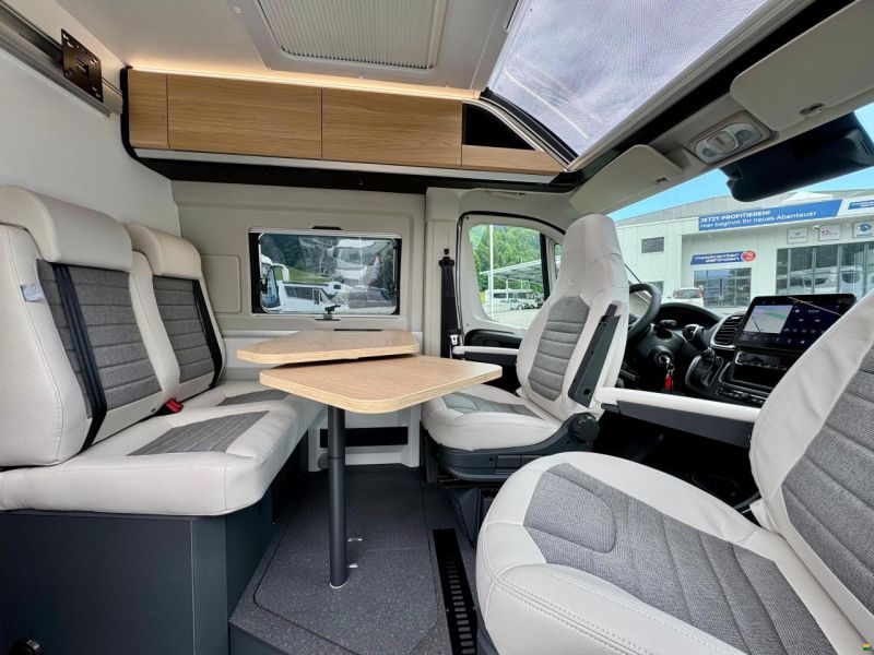 Adria Twin 640 SGX 60 Y Selection