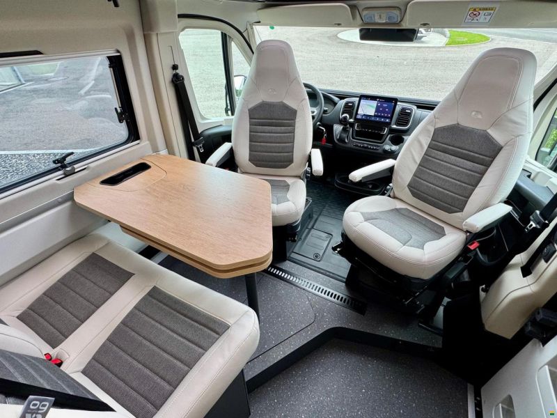 Adria Twin 640 SGX 60 Y Selection
