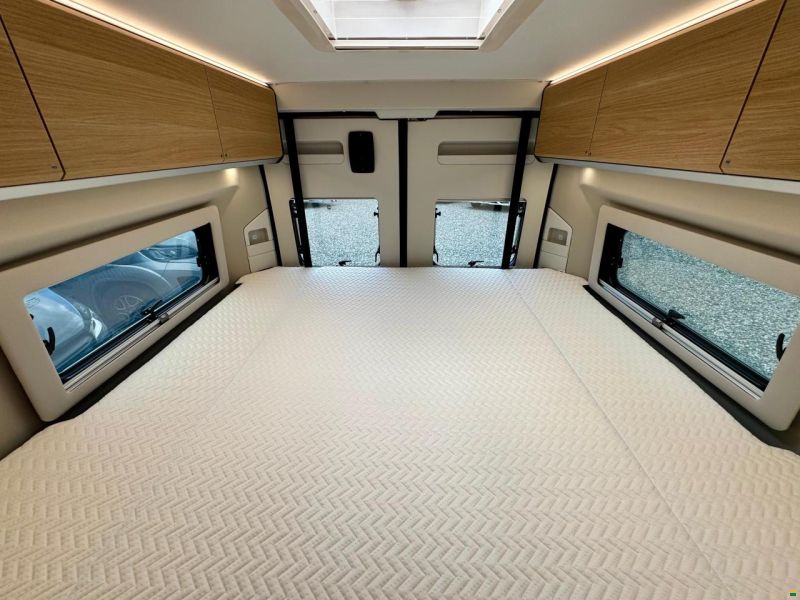 Adria Twin 640 SGX 60 Y Selection