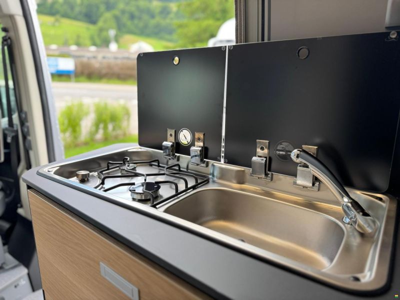 Adria Twin 640 SGX 60 Y Selection