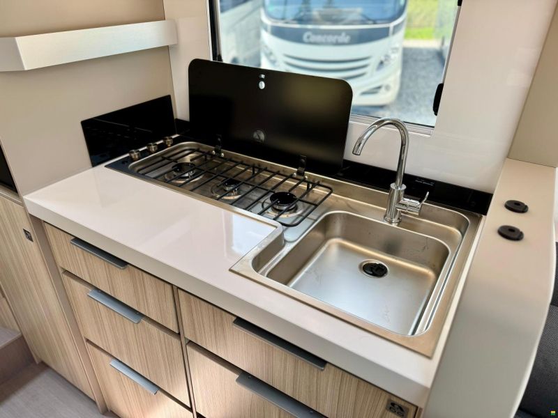 Adria Compact DL 60 Y Selection