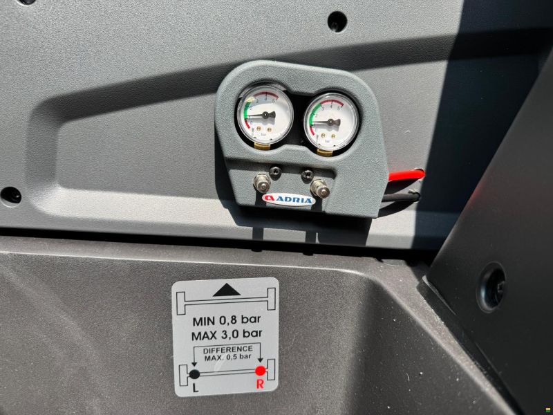 Adria Compact DL 60 Y Selection