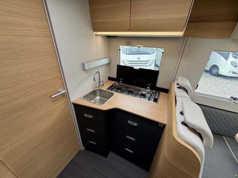 Adria Matrix 670 SL 60 Y Selection