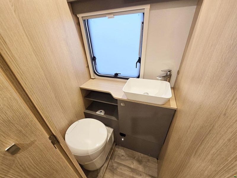 LMC TOURER LIFT H 730 G 2.2 HDI