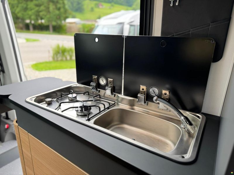 Adria Twin Max 680 SGX