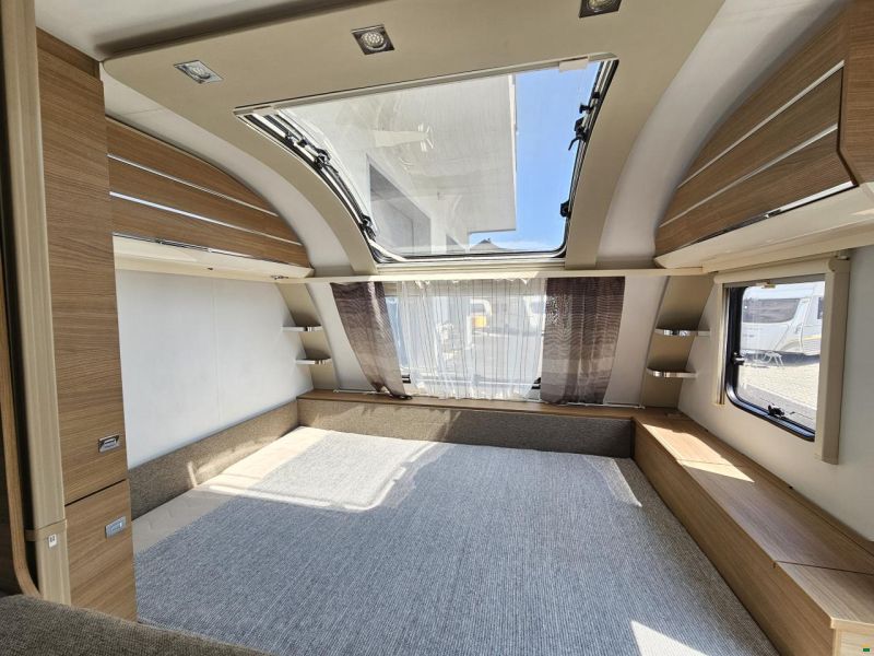 Adria Adora 673 pk 2 Aufbautüren 2 Sitzgruppen