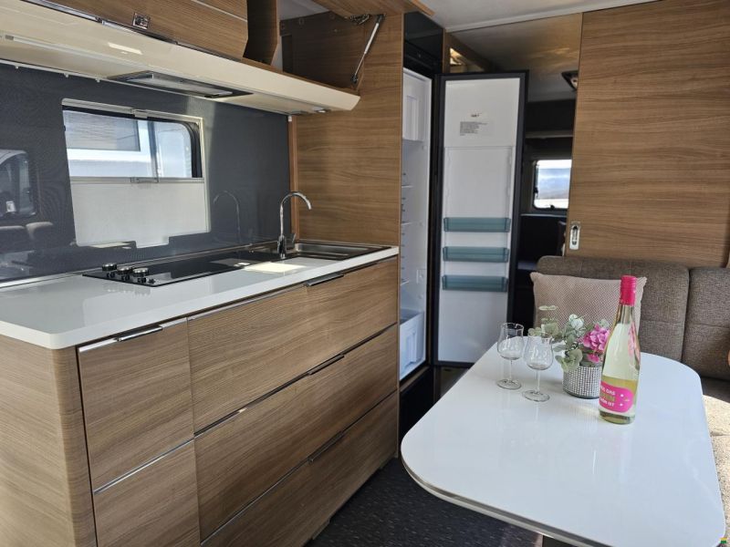 Adria Adora 673 pk 2 Aufbautüren 2 Sitzgruppen