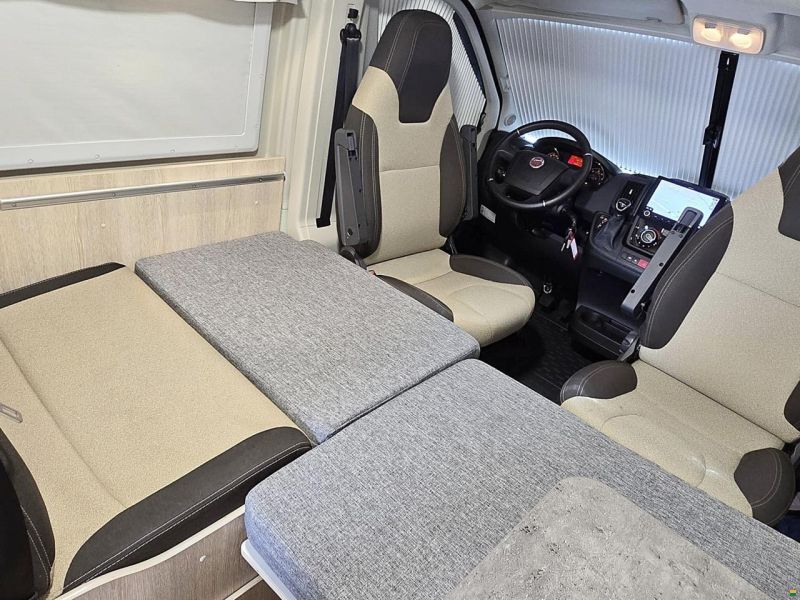 Pössl Summit 600 PLUS 2.3 9G-AUTOMAT MJ 160