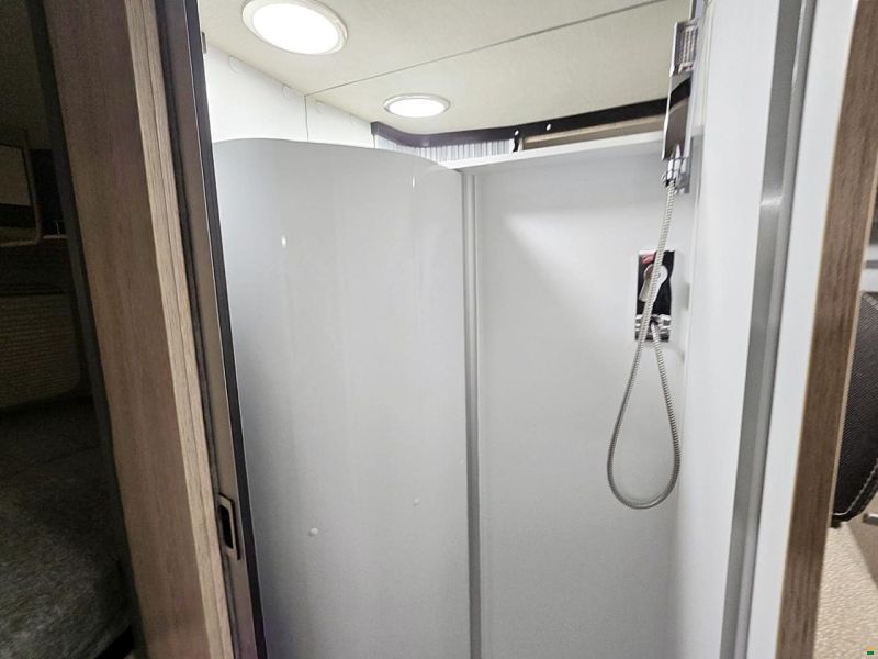 Pössl Summit 600 PLUS 2.3 9G-AUTOMAT MJ 160