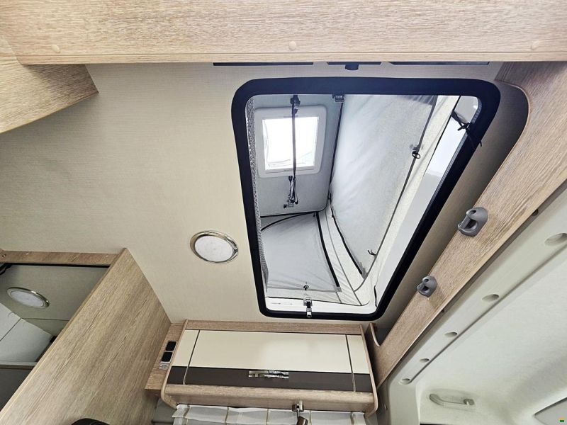 Pössl Summit 600 PLUS 2.3 9G-AUTOMAT MJ 160