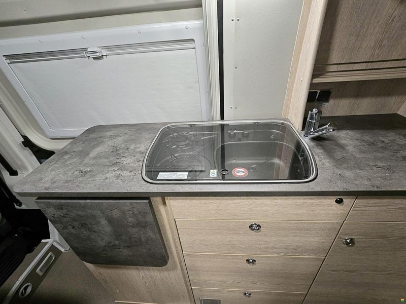 Pössl Summit 600 PLUS 2.3 9G-AUTOMAT MJ 160