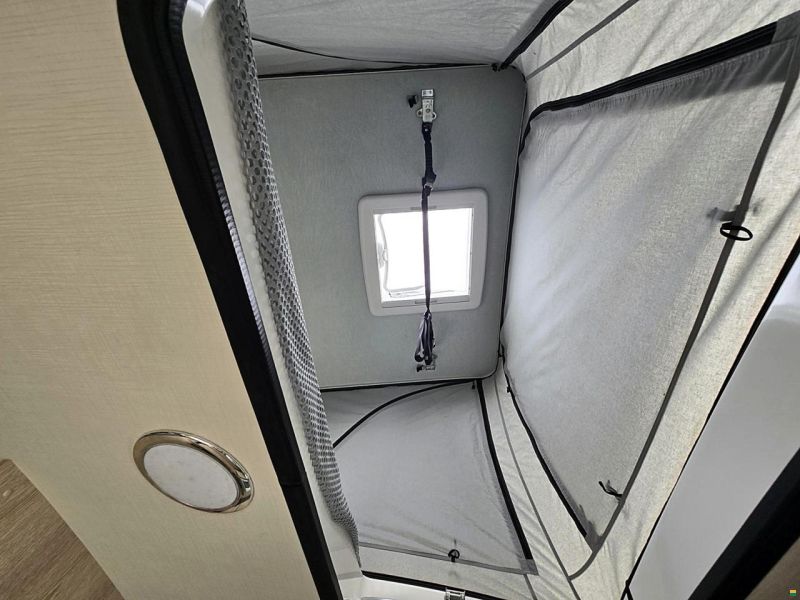 Pössl Summit 600 PLUS 2.3 9G-AUTOMAT MJ 160