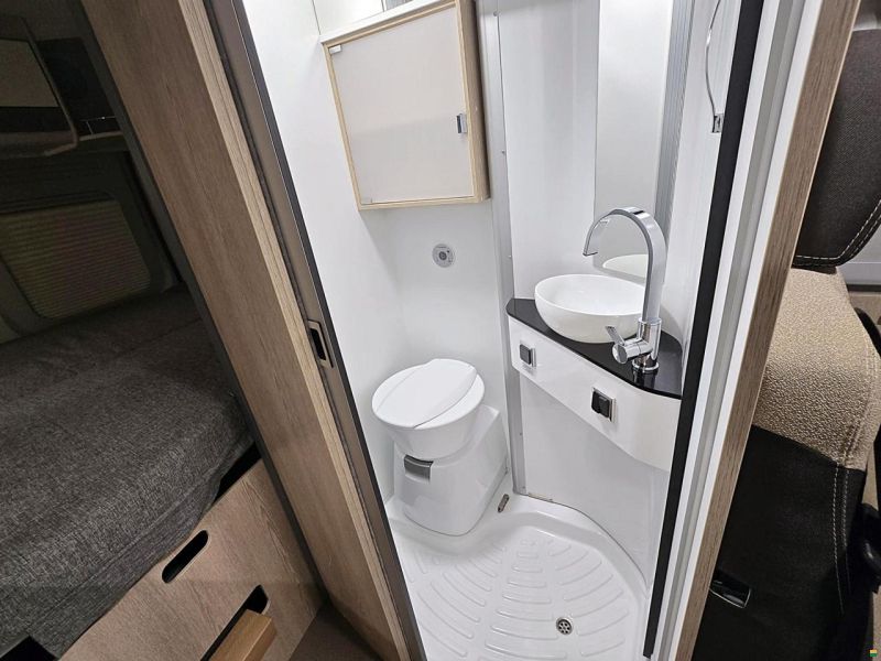 Pössl Summit 600 PLUS 2.3 9G-AUTOMAT MJ 160