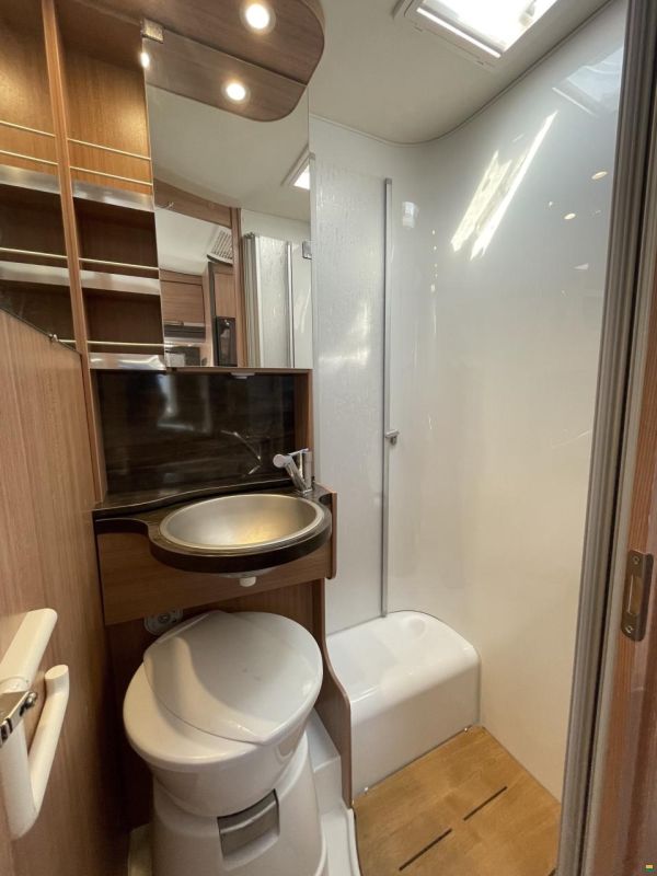 Knaus Sky Wave 700 MEG