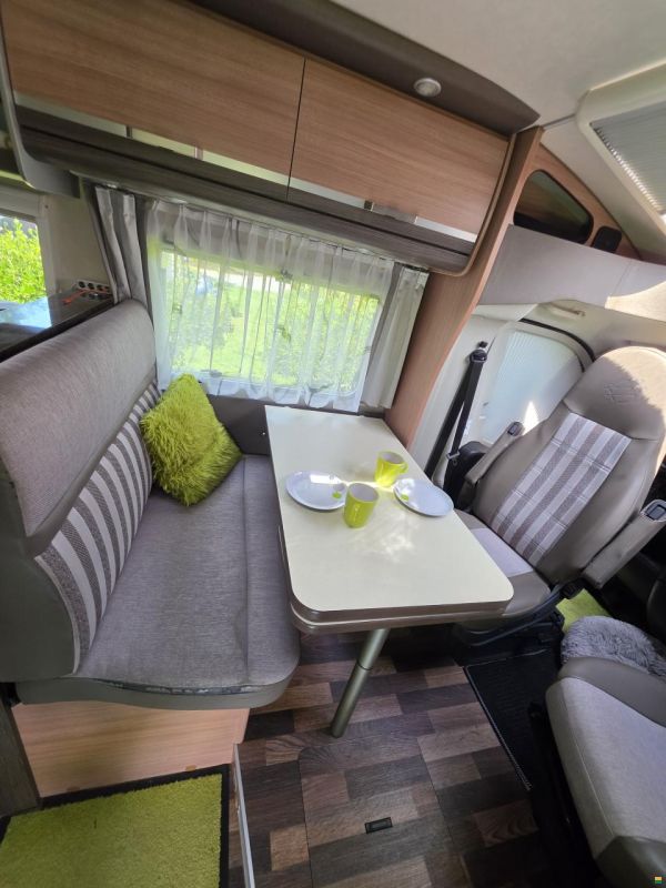 Knaus SKY TI 700 MEG