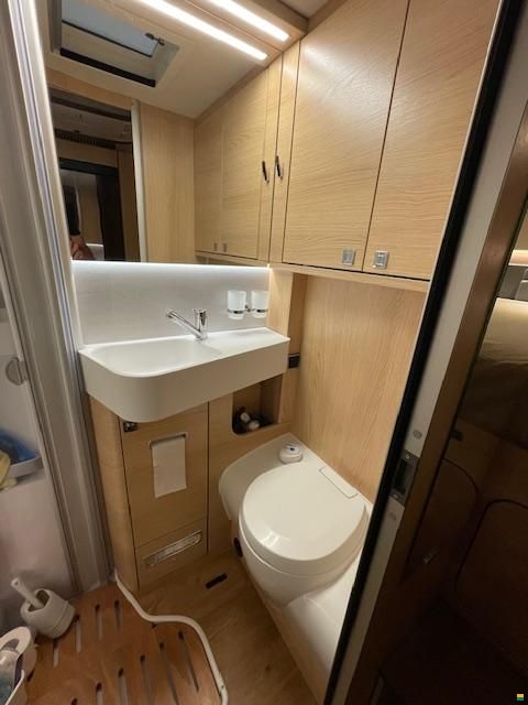 Hymer B-MCI 550